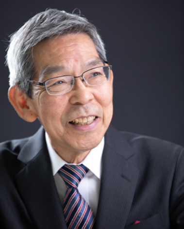 名誉講師である天明茂の写真